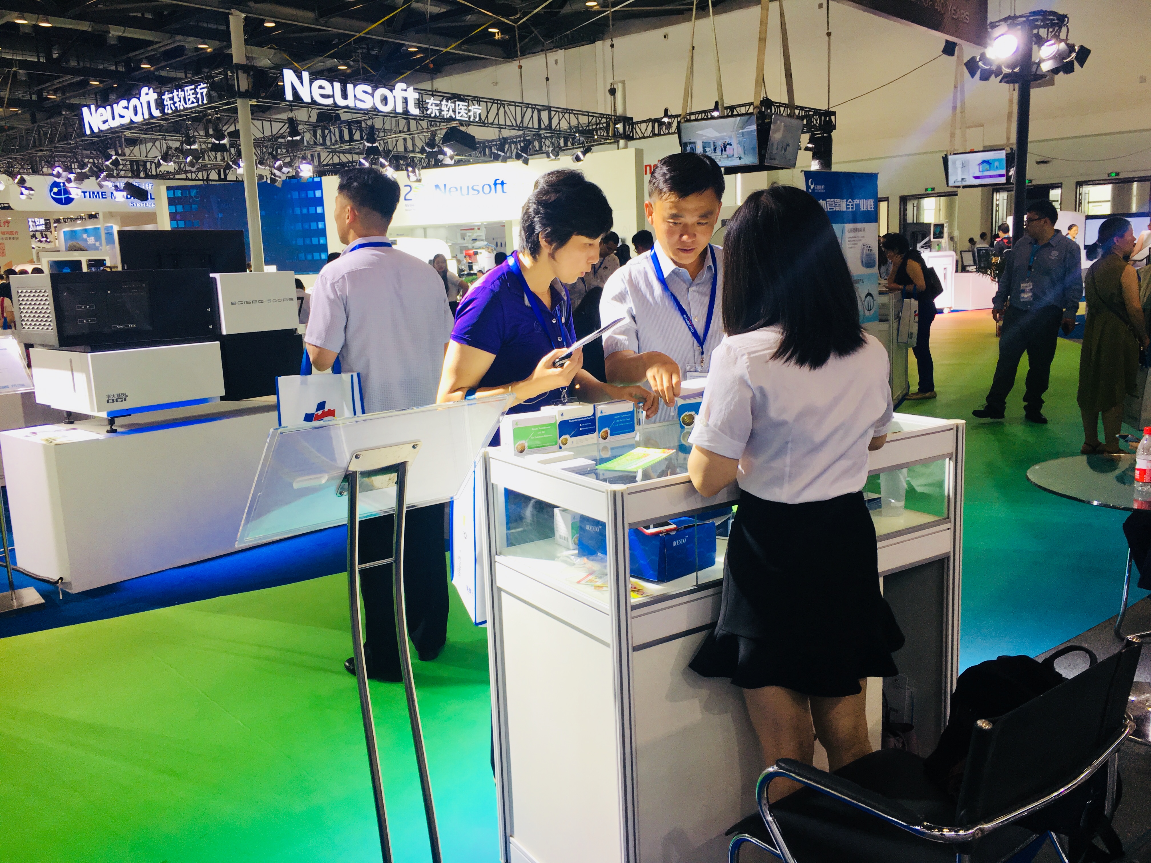 1535356713943791.jpg 北京40周年中非展-4.jpg